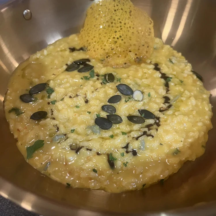 Cremiges Kürbis-Risotto mit Kürbiskernen und Gorgonzola - Trattoria Gusto Stockstadt am Rhein