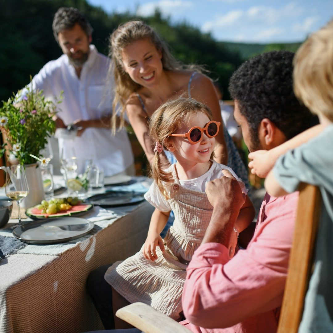 Familie beim Besuch des italienischen Restaurants Trattoria Gusto Da Davide e Hind in Stockstadt für eine Hochzeit